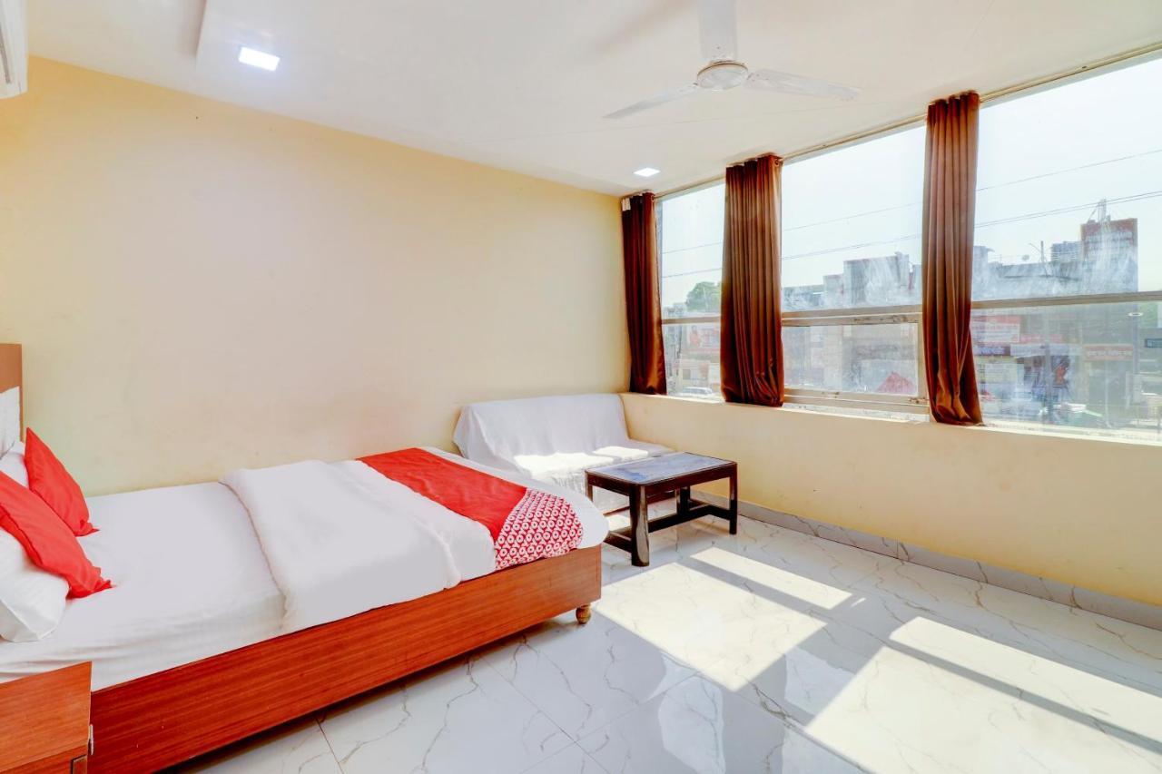 Oyo Flagship 73009 Hotel City Inn Dayal Bagh ภายนอก รูปภาพ